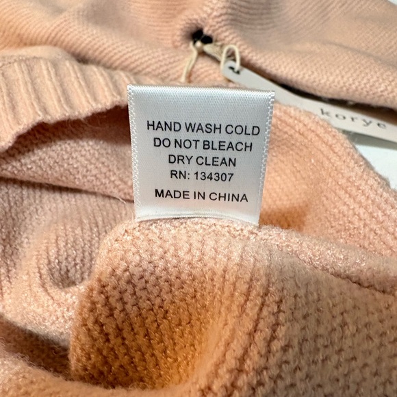 Korye Womans Pullover Sweater W Hood Size Med Soft Pink Knit Cozy New With Tags - Picture 6 of 7